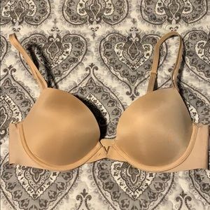 34B sexy illusions Victoria secret push up bra